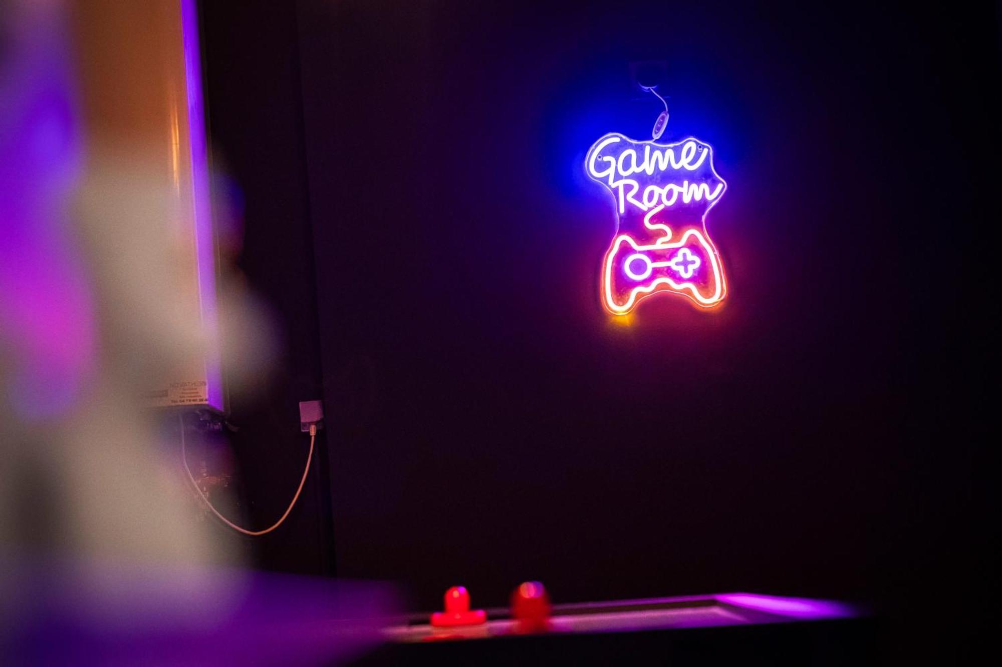 La Villa - Piscine / Karaoke / Jeux Fontaine  Zewnętrze zdjęcie