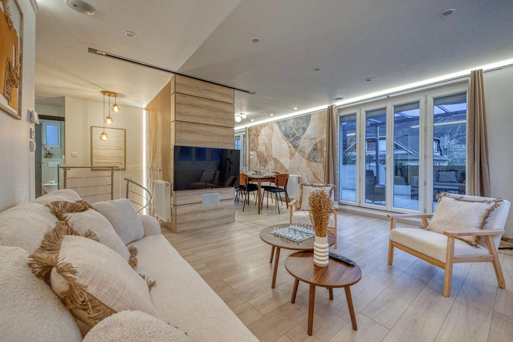 La Villa - Piscine / Karaoke / Jeux Fontaine  Zewnętrze zdjęcie