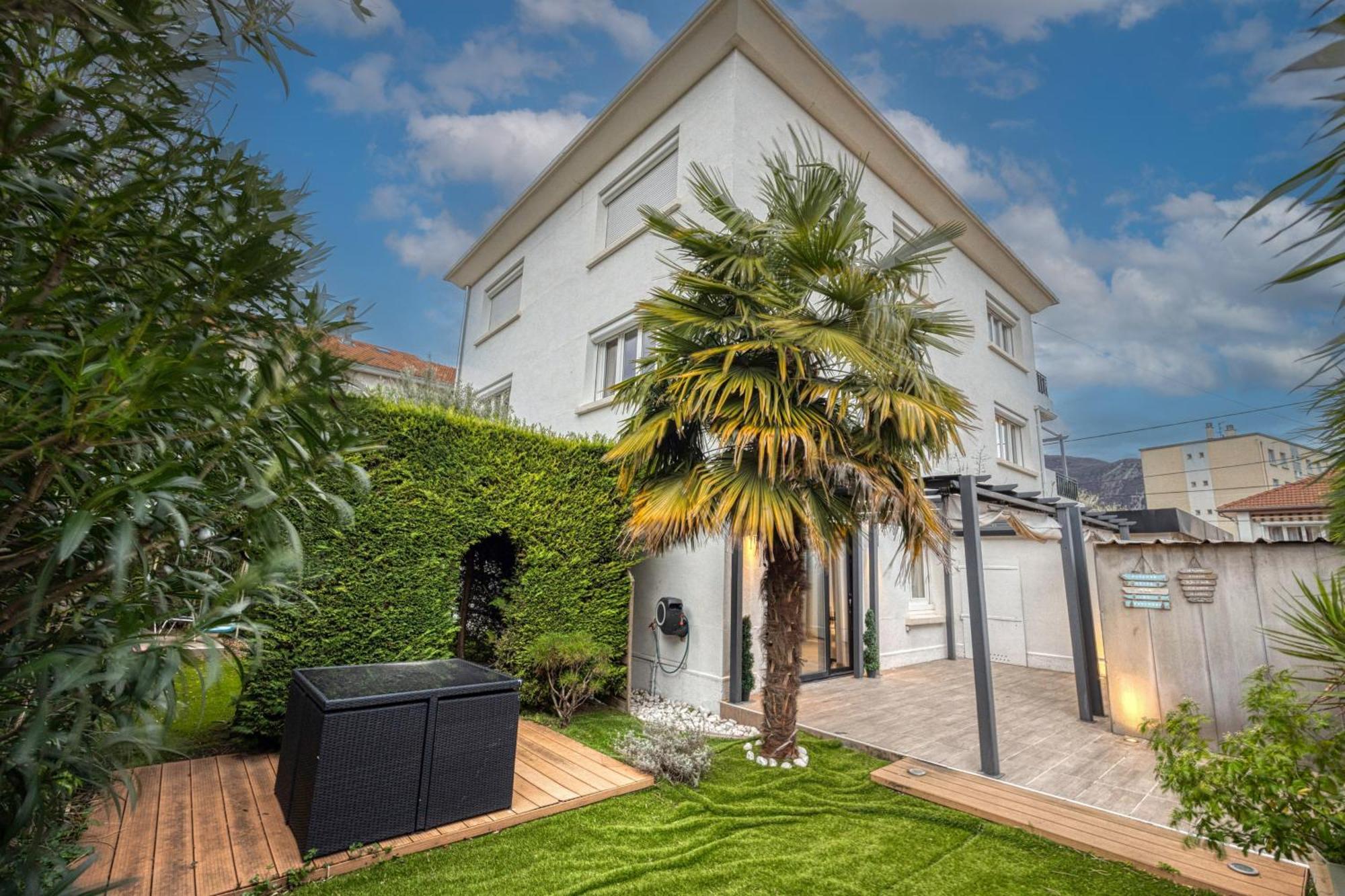 La Villa - Piscine / Karaoke / Jeux Fontaine  Zewnętrze zdjęcie